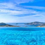 Villa Koerdere 3 Bedroom Secluded With Private Pool Hot Tub *