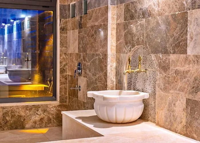 Koerdere 3 Bedroom Secluded With Private Pool Hot Tub *