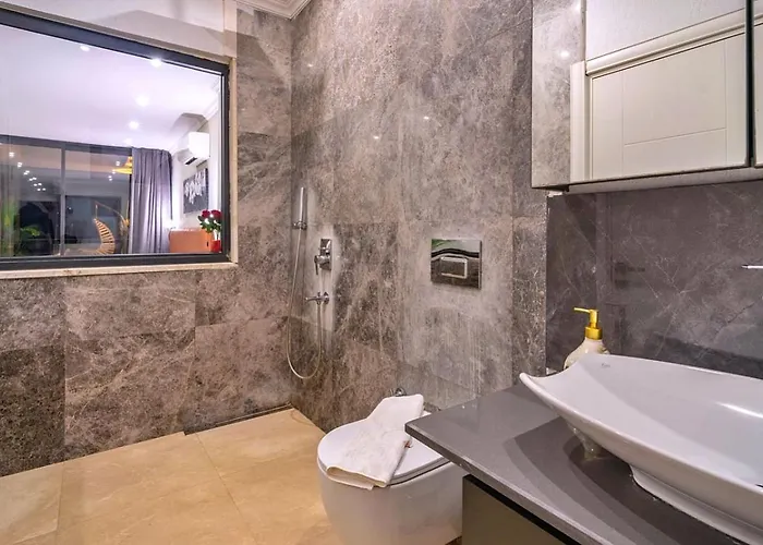 Koerdere 3 Bedroom Secluded With Private Pool Hot Tub *
