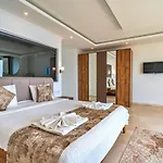 Koerdere 3 Bedroom Secluded With Private Pool Hot Tub ヴィラ カルカン