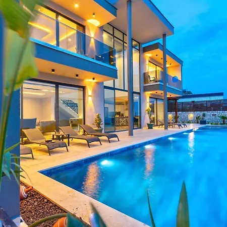 빌라 Koerdere 3 Bedroom Secluded With Private Pool Hot Tub *