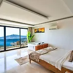 Villa Koerdere 3 Bedroom Secluded With Private Pool Hot Tub